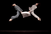 イ・ジョンヒョン、キム・ジョンウ「Wake up from sleep」より。