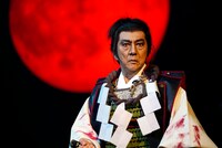 「NINAGAWA・マクベス」より。市村正親演じるマクベス。（撮影：Piet Defossez）