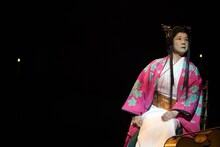 「NINAGAWA・マクベス」より。田中裕子演じるマクベス夫人。（撮影：Piet Defossez）