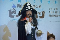 「52歳にしかできないフック船長を演じたい」と語る鶴見辰吾。