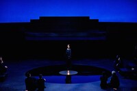 「子午線の祀り」より。若村麻由美。（撮影：細野晋司）