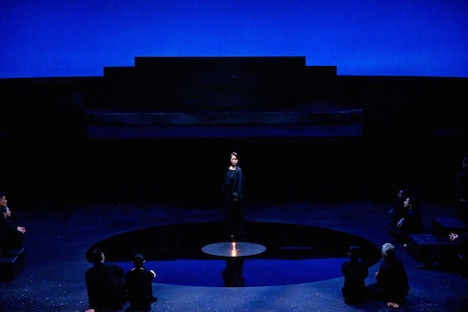 「子午線の祀り」より。若村麻由美。（撮影：細野晋司）