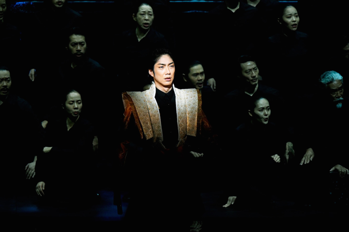 「子午線の祀り」より。野村萬斎。（撮影：細野晋司）