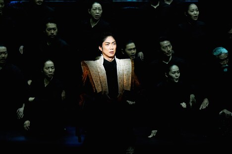 「子午線の祀り」より。野村萬斎。（撮影：細野晋司）