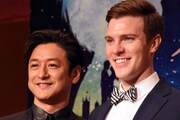 左から石丸幹二、ビリー・ハーリガン・タイ。
