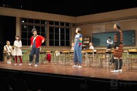 シス・カンパニー公演「子供の事情」より。（撮影：青木司）