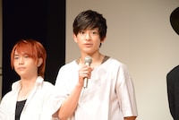 橋本祥平（中央）