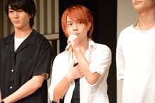 深澤大河（中央）