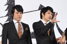 3D模型について語る松山ケンイチ。