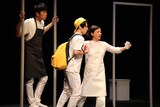「他重人格 WHO AM I ?」ゲネプロより。左から山崎彬、小林瑞紀、村井まどか。