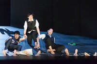 「光のない。」より。（photo:Takuya Matsumi）