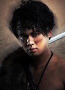 吉本考志演じる大角。