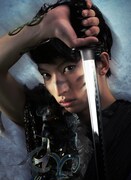 三好大貴演じる毘沙丸（虹バージョン）。