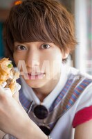 小澤廉ファースト写真集「Ren」より、アニメイト限定ポストカード。