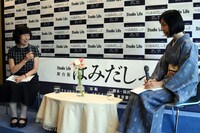 倉田淳（左）と笹生那実（右）の対談。