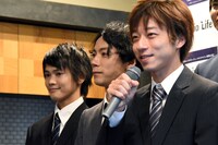 マックス役（BUSチーム）の若林健吾（右）。