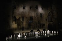 SPAC「アンティゴネ」のフランス・アビニョン演劇祭公演ゲネより。（撮影：新良太）