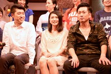 BuzzFestTheater プロデュース公演「アイバノ☆シナリオ」囲み取材より。左から竹森巧（アップダウン）、川村ゆきえ、阿部浩貴（アップダウン）。