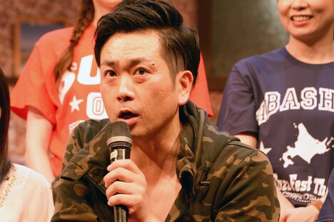 BuzzFestTheater プロデュース公演「アイバノ☆シナリオ」囲み取材より。阿部浩貴（アップダウン）。