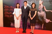 「舞劇『朱鷺』」制作発表記者会見より。左から朱潔静、王佳俊、草刈民代。