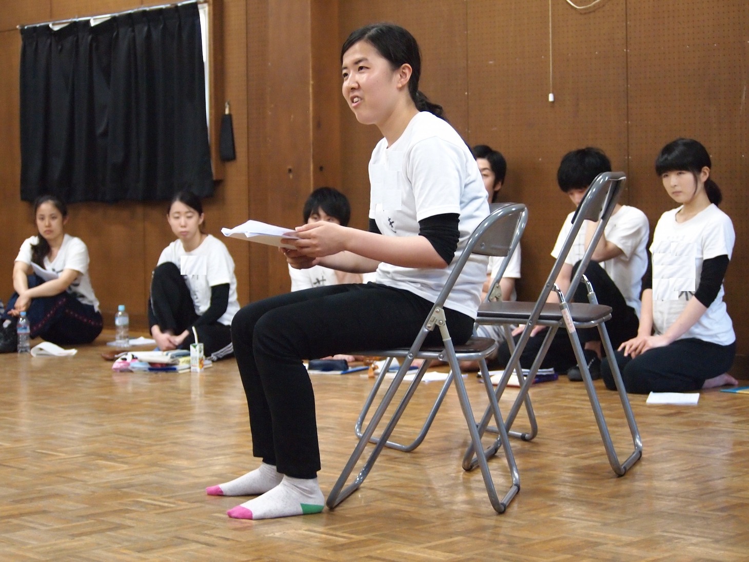 劇団青年座研究所の横堀悦夫集中講座の様子。