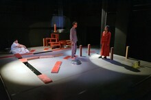 鳥公園「『すがれる』2012／2017」東京公演より。（撮影：塚田史子）