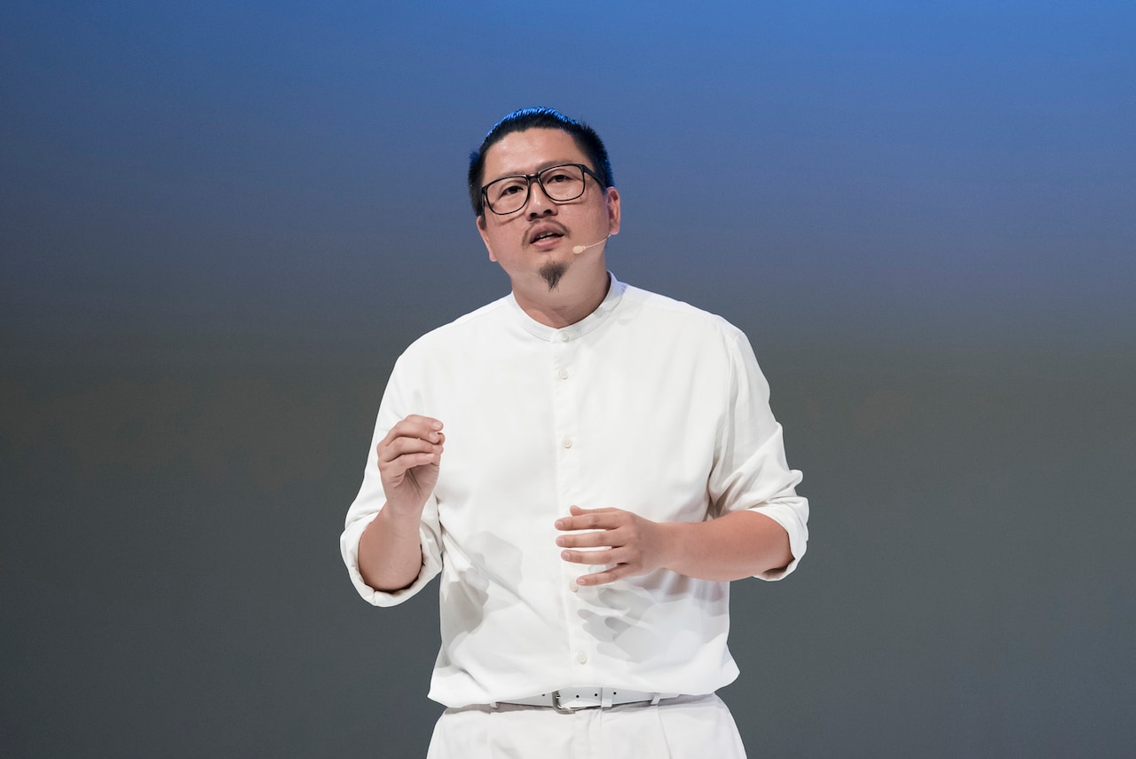 舞踏のレガシーを探るシンガポールのアーティスト、チョイ・カファイのトーク