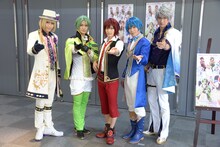 舞台「夢王国と眠れる100人の王子様 ～Prince Theater～」合同インタビューより。左から碕理人、高崎翔太、小澤廉、安達勇人、吉岡佑。