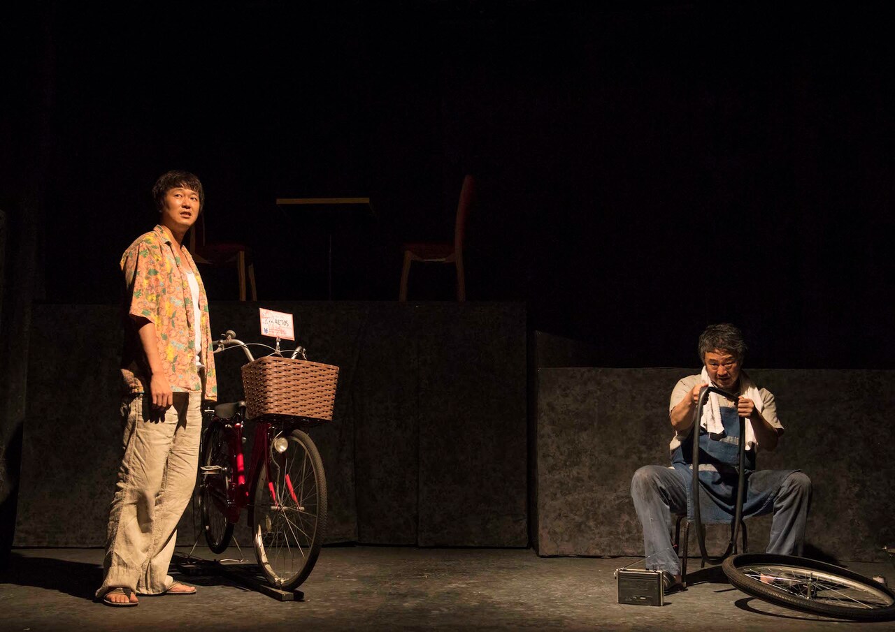 赤堀雅秋の新作「鳥の名前」開幕、名もなき人たちの行き着く先とは