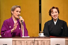 左から桐生麻耶、高世麻央。