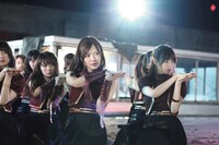 「装苑」の「衣装のアイデンティティ」特集より。乃木坂46×「ワンダーウーマン」紹介ページ。