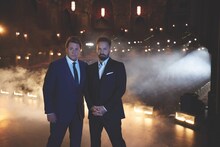 左からマイケル・ボール、アルフィー・ボー。