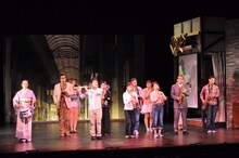 スタミナや＆イッツフォーリーズ「秋に咲く桜のような」2015年の初演より。（撮影：日高仁）