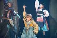 舞台「モマの火星探検記」公開ゲネプロの様子。