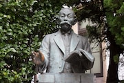 坪内逍遙像