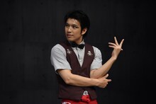 鶏冠井孝介演じるシェフ闇崎。