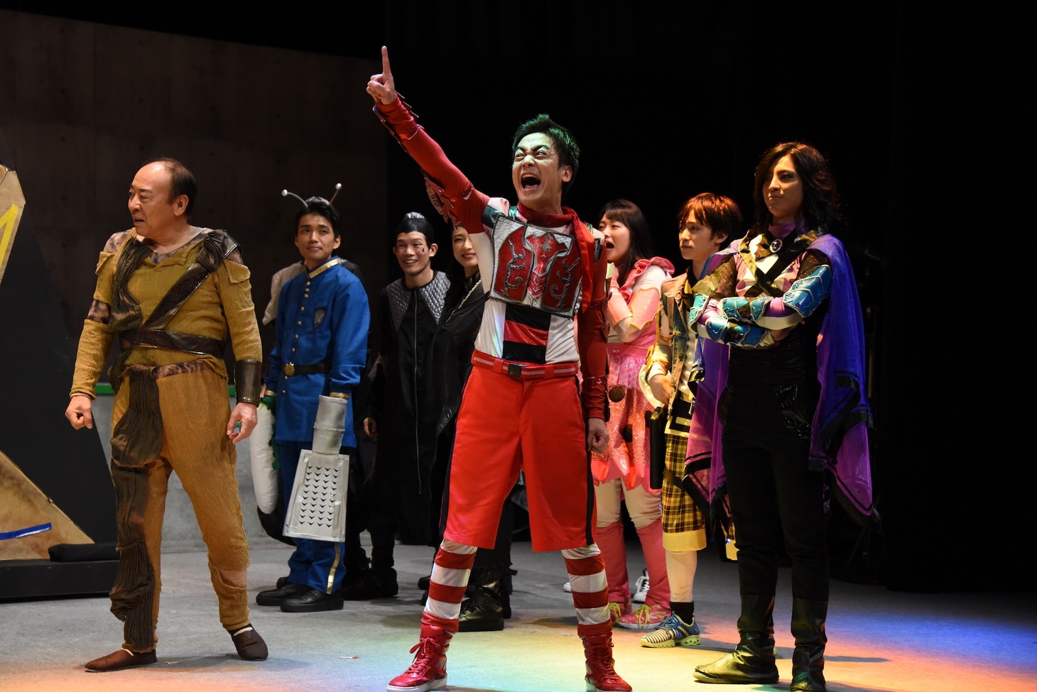 「昆虫戦士コンチュウジャー2～激突！恐怖の戦士、ネオコンチュウジャー！～」公開ゲネプロより。