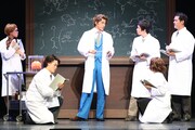 ミュージカル「ヤングフランケンシュタイン」より。(c)Takayuki Shimizu