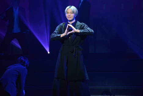 「幽劇」公開ゲネプロより、荒木宏文演じる桃仙。