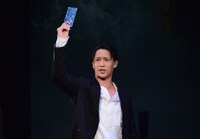 「幽劇」公開ゲネプロより、味方良介演じる円若。