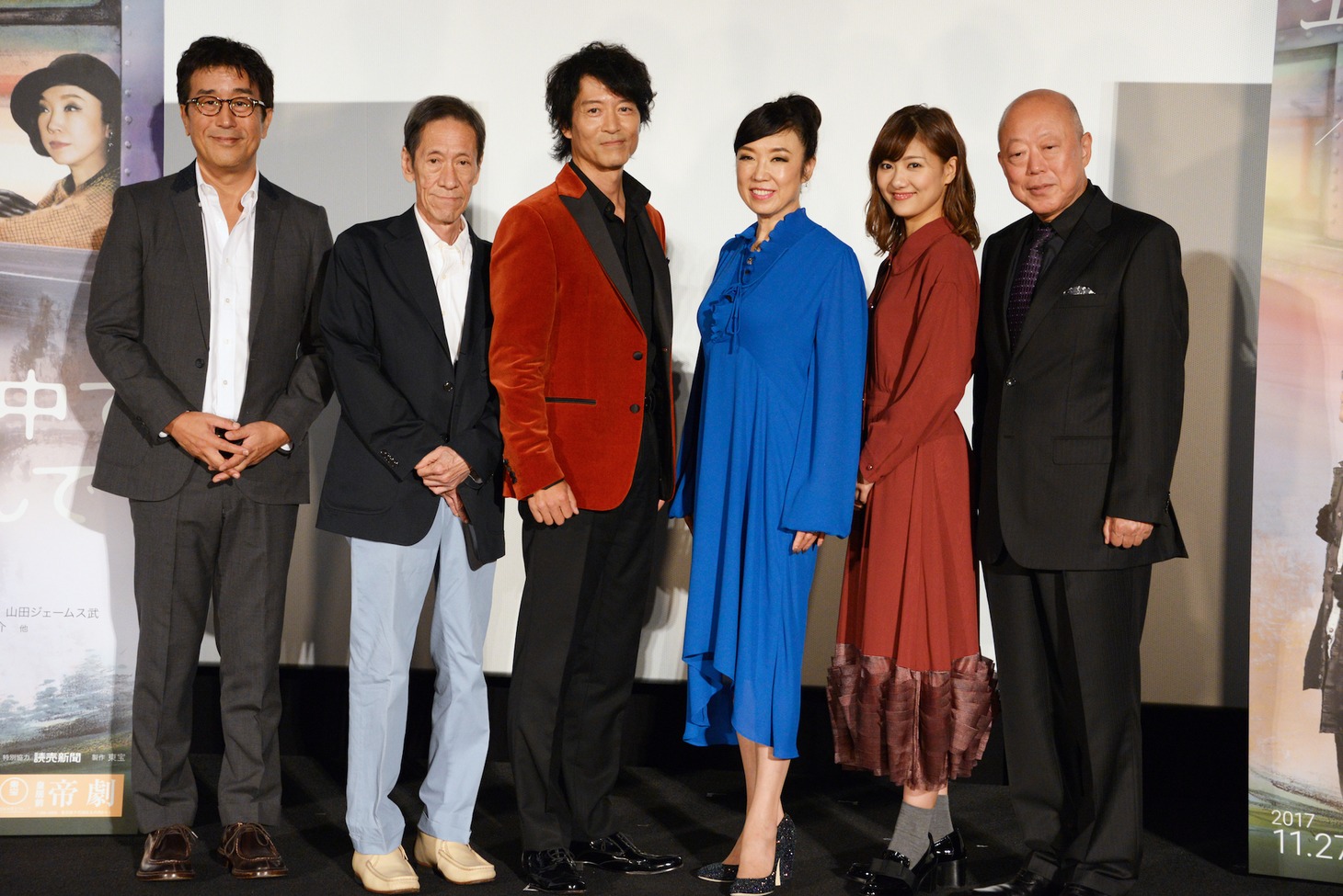 「ユーミン×帝劇 vol.3『朝陽の中で微笑んで』」製作発表より。左から松任谷正隆、斎藤洋介、寺脇康文、松任谷由実、宮澤佐江、六平直政。