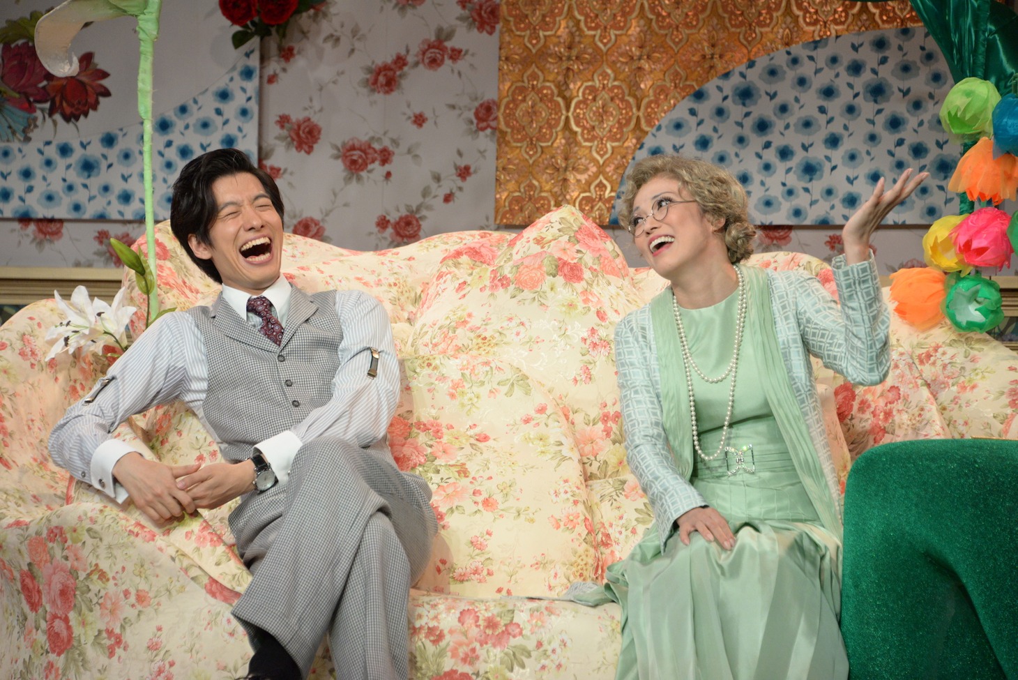 「Glorious!」より。