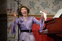 「Glorious!」より。