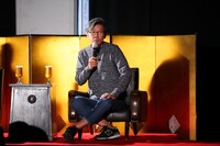 「よろしくご笑覧ください」2016年の様子。嬉野雅道。