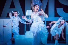 KUNIO13「夏の夜の夢」より。（撮影：清水俊洋）