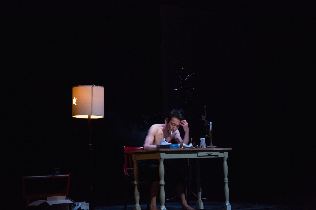「フキコシ・ソロ・アクト・ライブ2017『夜』- la nuit -～俳優・吹越満の演芸 終わりの始まりを飾るシリーズ、1～」より。