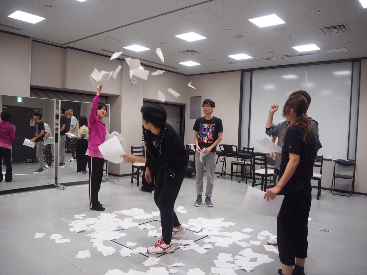 「有限男と無限女」稽古の様子。