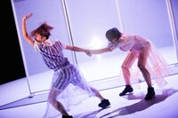 KAAT Dance Series 2017 Nibroll結成20周年 KAAT×Nibroll「イマジネーション・レコード」より。（撮影：前澤秀登）