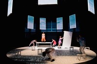 KAAT Dance Series 2017 Nibroll結成20周年 KAAT×Nibroll「イマジネーション・レコード」より。（撮影：前澤秀登）