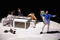 KAAT Dance Series 2017 Nibroll結成20周年 KAAT×Nibroll「イマジネーション・レコード」より。（撮影：前澤秀登）